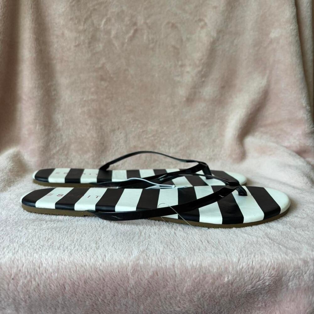 NWT Esprit black and white flip flops SZ 10 - Picture 2 of 5